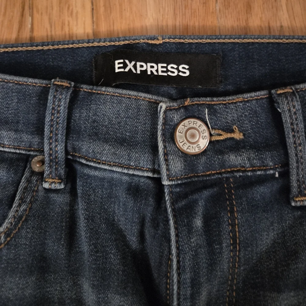 Express Women's Dark Blue Jeans - Picture 2 of 5